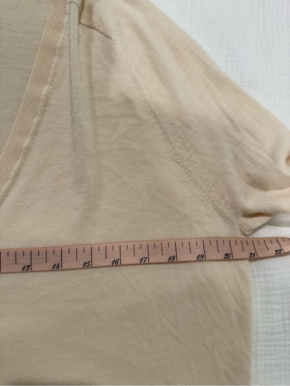 THEORY ivory Beige Long Sleeve V-Neck lightweight Sweater soft wool - Picture 8 of 9